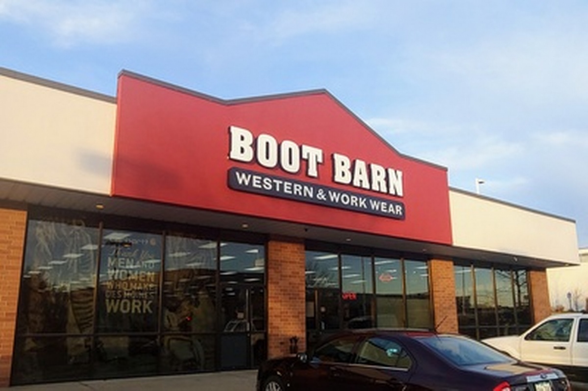 Ribbon Cutting for Boot Barn on Ingersoll Mar 26, 2021 Des Moines